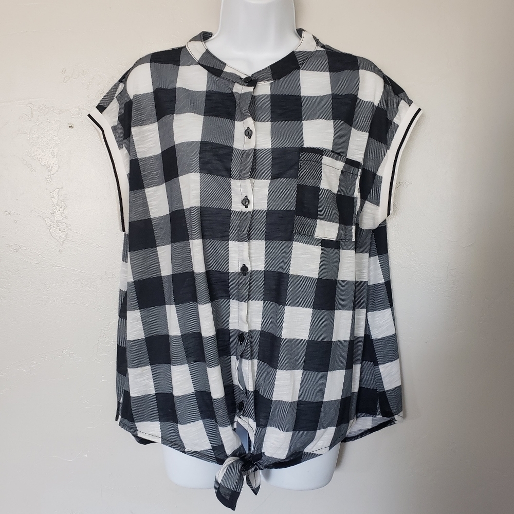No Boundaries Women's XL Black White Buffalo Plaid Check Cap Sleeve Button Up